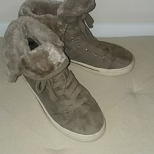 Cute Mossimo kicks!
